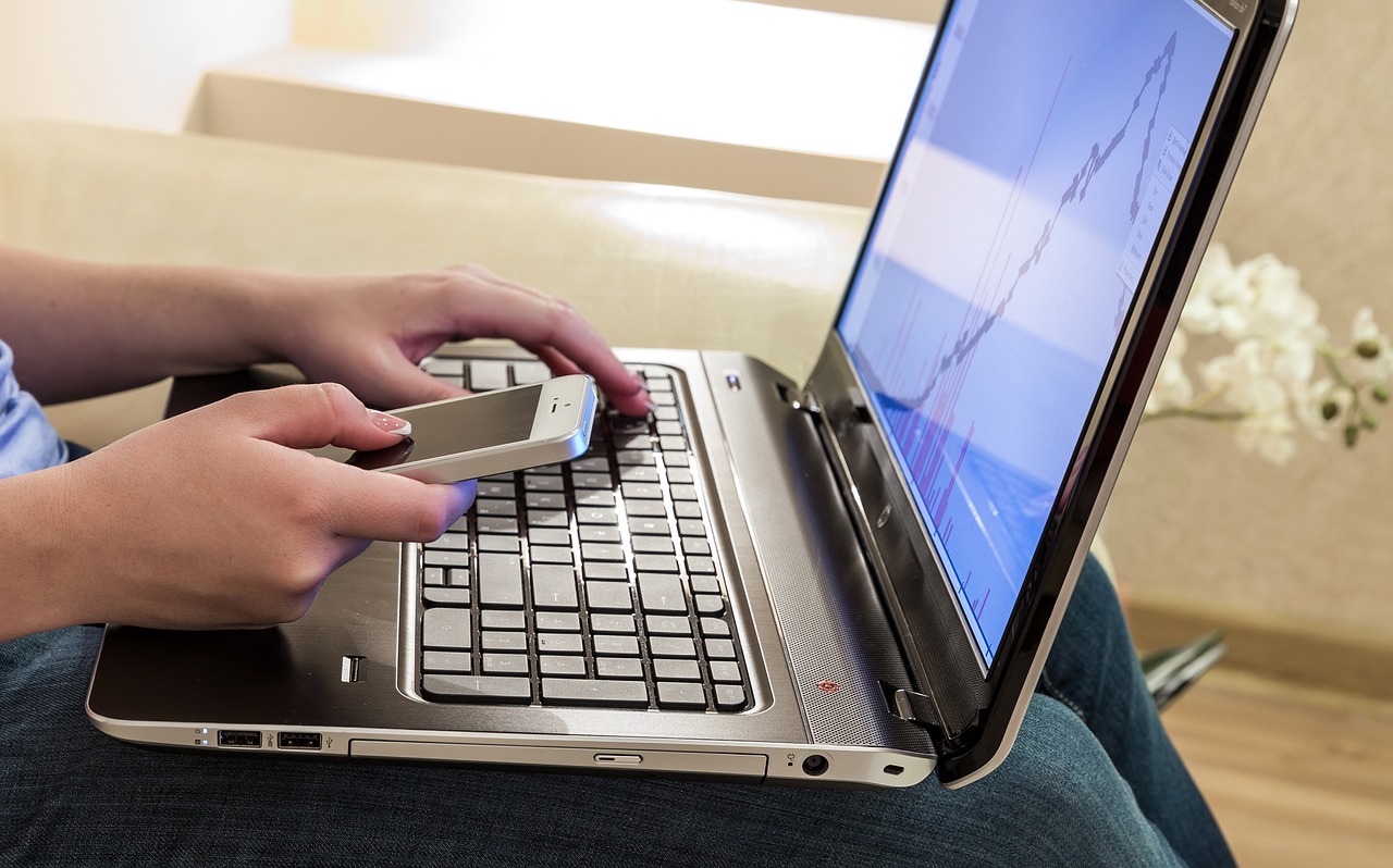 How to Know If You Are Being Stalked Online?